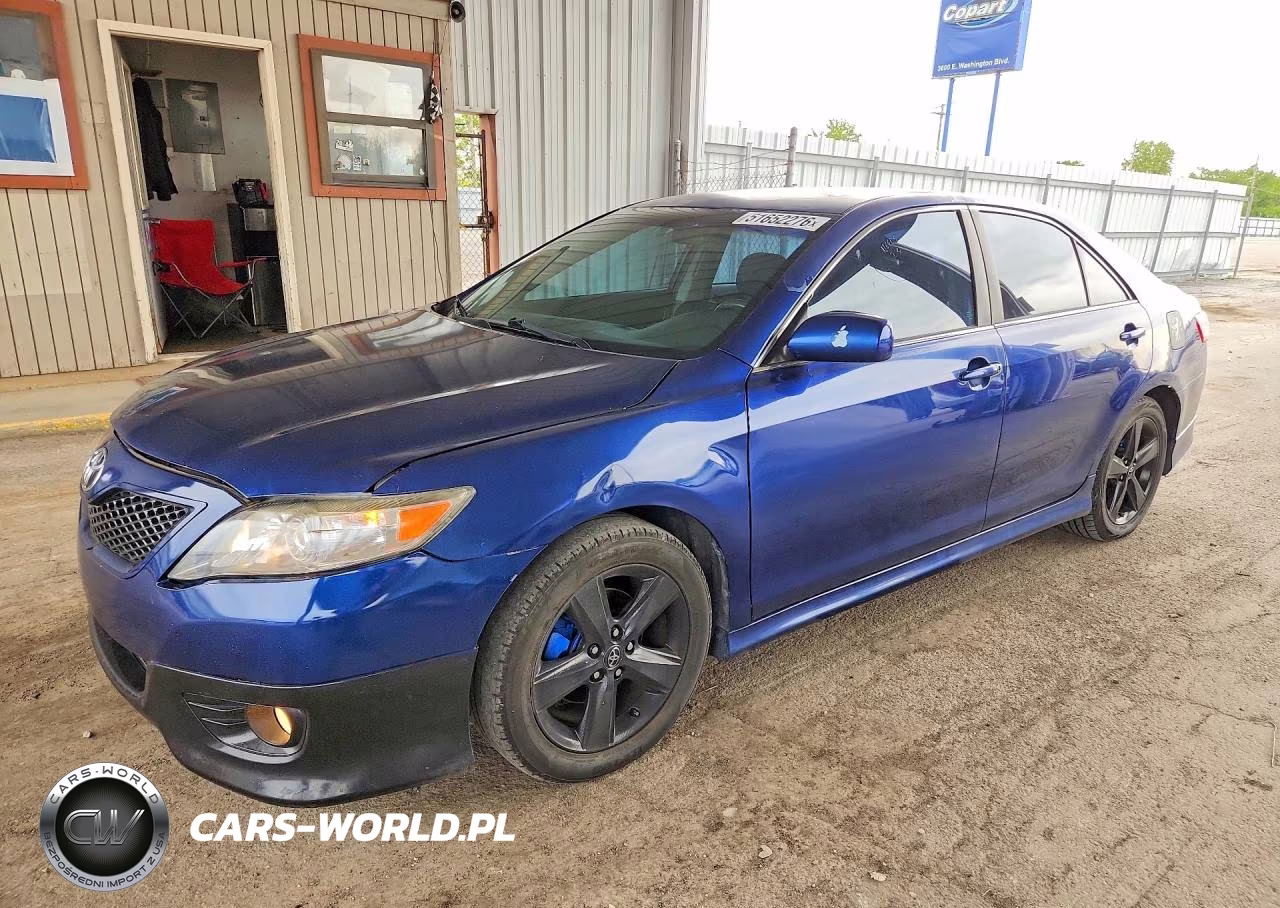 2011 Toyota Camry Base – zdjęcie 1 z 12