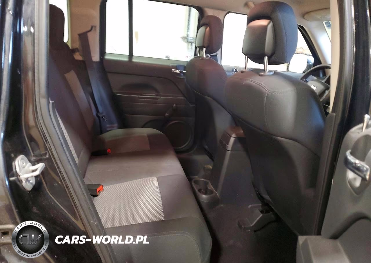 2010 Jeep Patriot Sport VIN:1J4NF1GBXAD642957 - 11