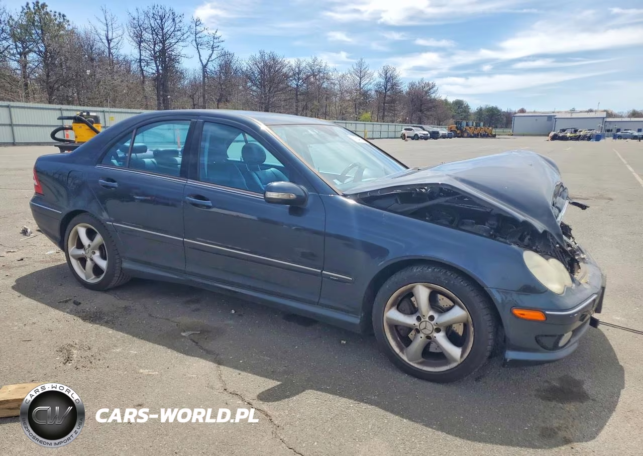 2005 Mercedes-Benz C 230K Sport Sedan VIN:WDBRF40JX5F582908 - 4