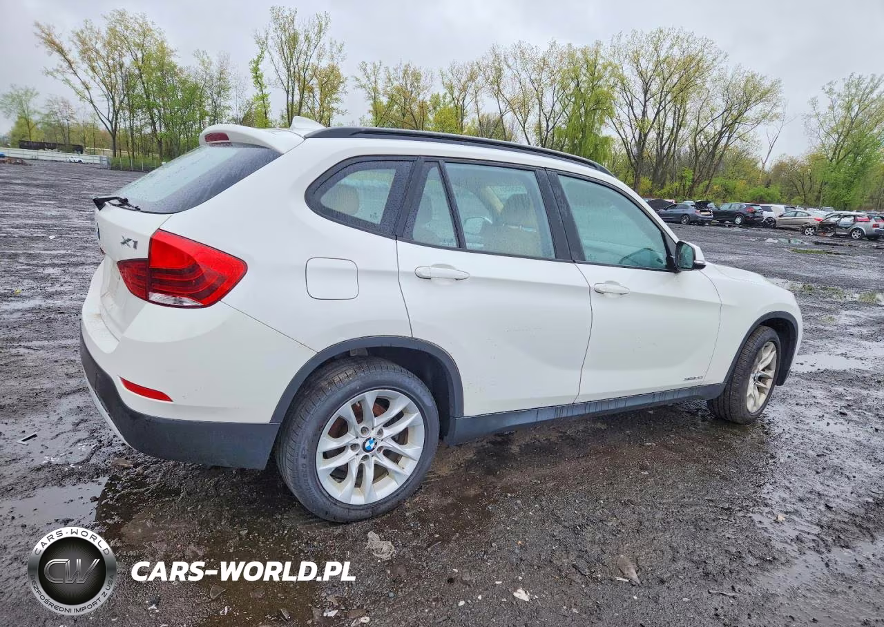 2015 BMW X1 xDrive28I VIN:WBAVL1C59FVY36800 - 3