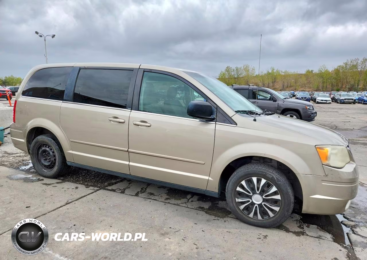 2009 Chrysler Town & Country Lx VIN:2A8HR44E29R520718 - 4