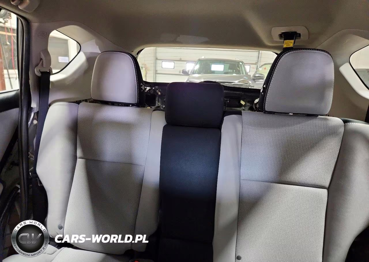 2018 Toyota Rav4 Xle VIN:2T3RFREV4JW747189 - 10