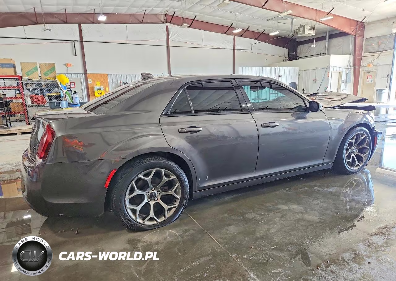 2018 Chrysler 300 S VIN:2C3CCABG2JH214445 - 3