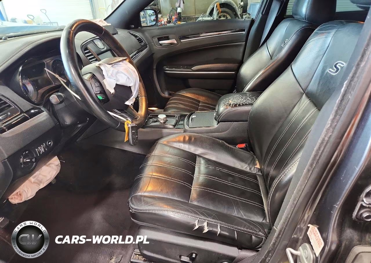 2018 Chrysler 300 S VIN:2C3CCABG2JH214445 - 7