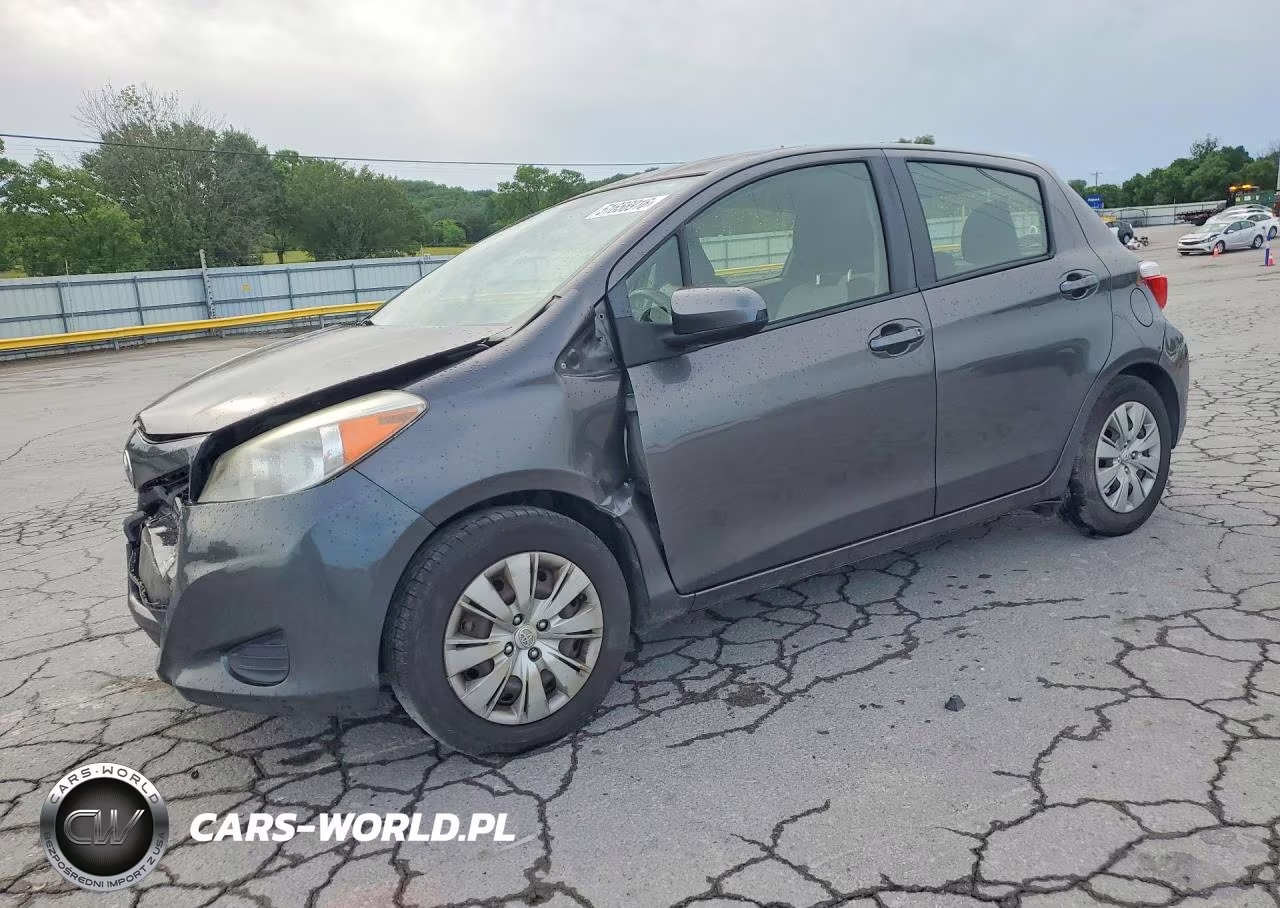 2013 Toyota Yaris 5-Door Le
