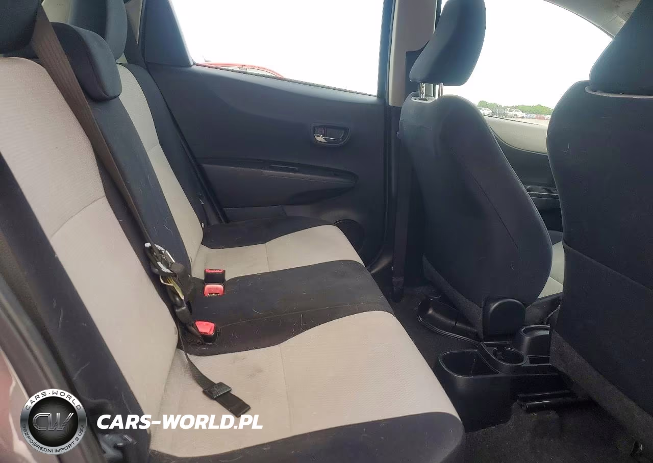 2013 Toyota Yaris 5-Door Le VIN:JTDKTUD37DD549219 - 10