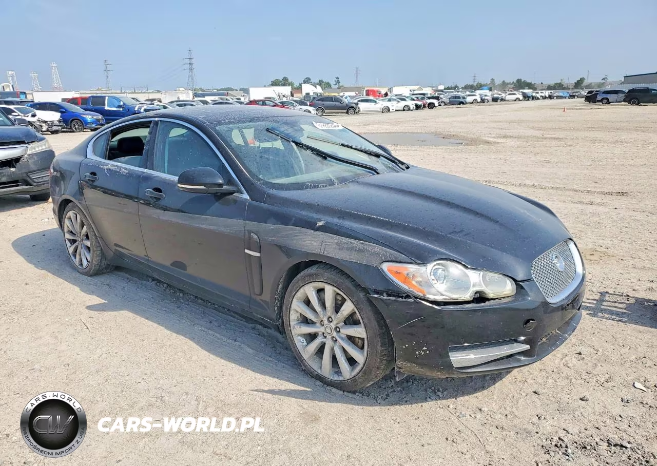 2011 Jaguar Xf Premium VIN:SAJWA0GB7BLR81977 - 4