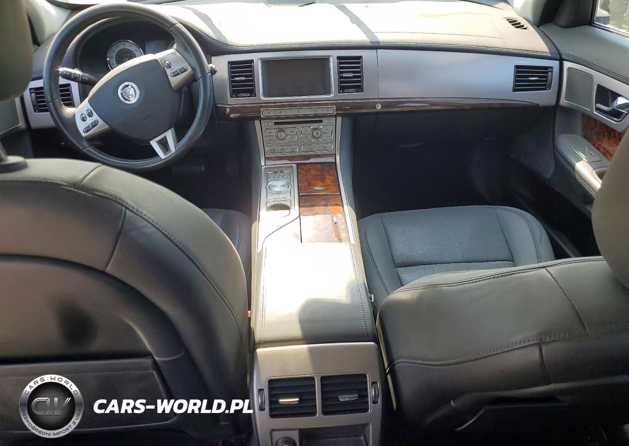 2011 Jaguar Xf Premium VIN:SAJWA0GB7BLR81977 - 8