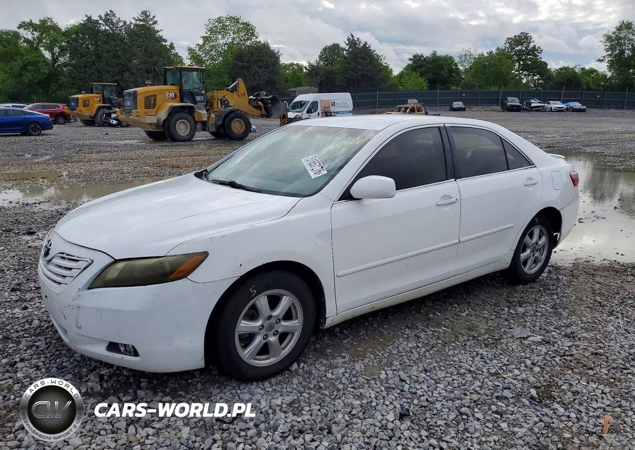 2009 Toyota Camry Le – zdjęcie 1 z 12