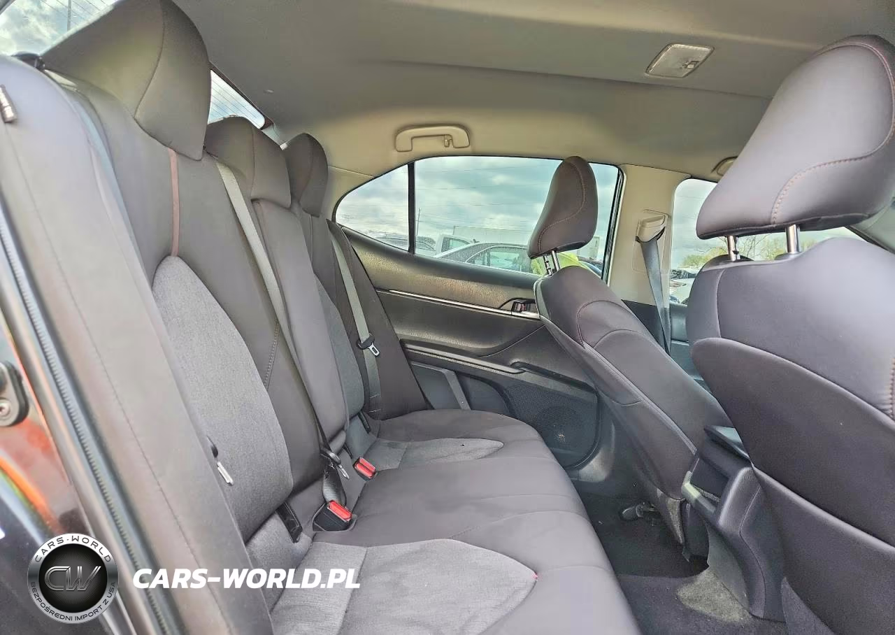 2019 Toyota Camry Le VIN:4T1B11HK4KU184741 - 10
