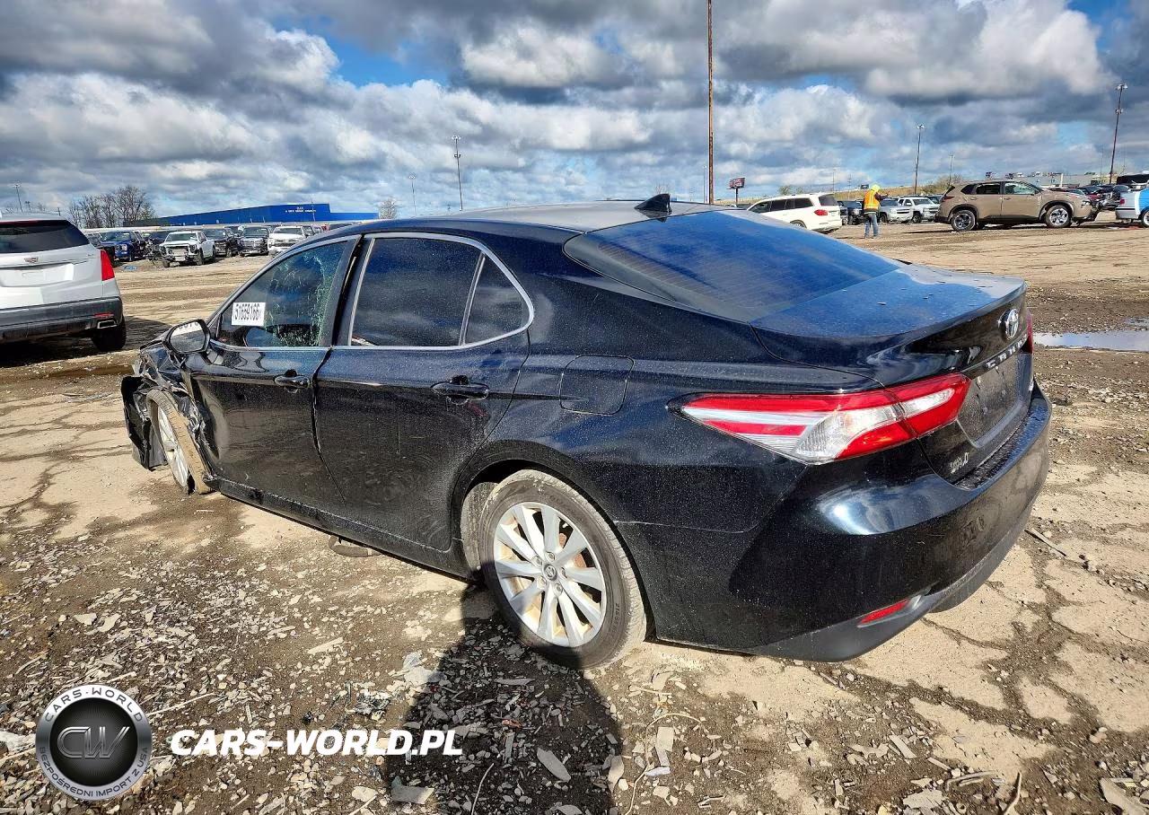 2019 Toyota Camry Le VIN:4T1B11HK4KU184741 - 2