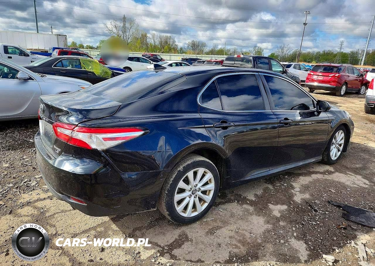 2019 Toyota Camry Le VIN:4T1B11HK4KU184741 - 3