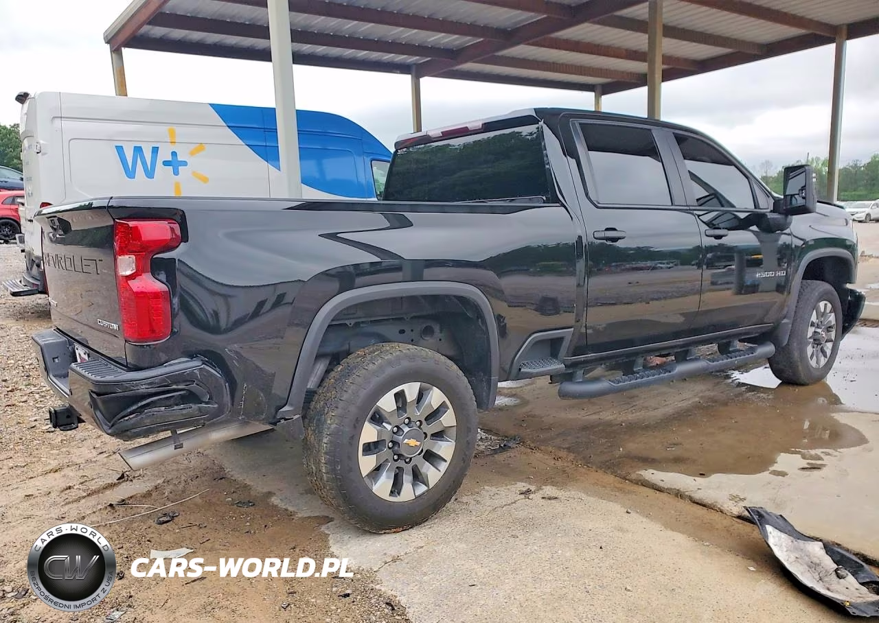 2024 Chevrolet Silverado K2500 Custom VIN:2GC4YME79R1161343 - 3