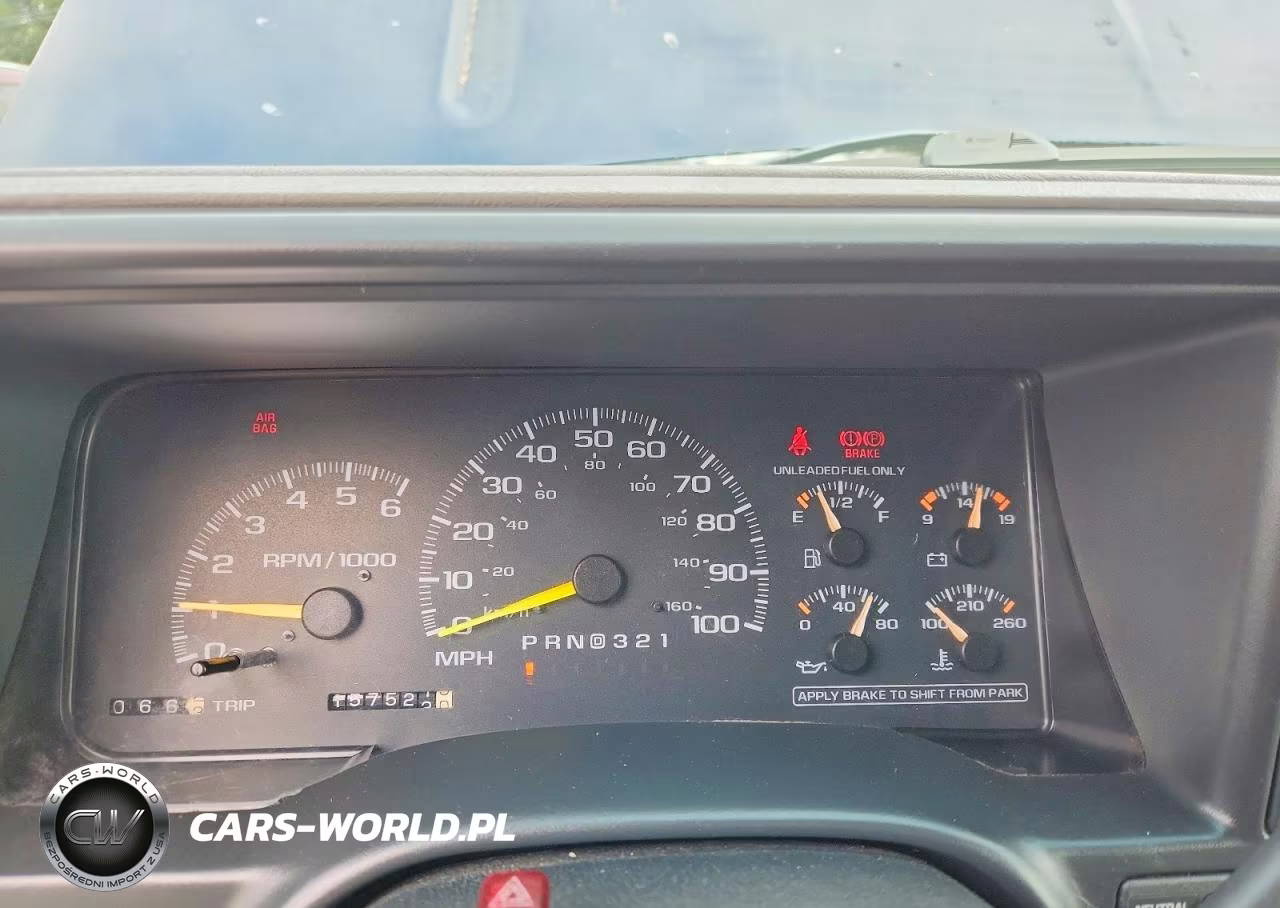 1998 Chevrolet Suburban K1500 VIN:1GNFK16R3WJ315384 - 9