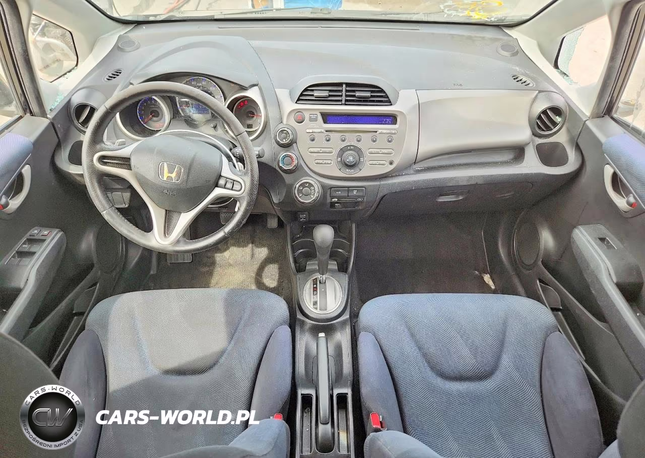 2011 Honda Fit Sport VIN:JHMGE8H56BS000699 - 8