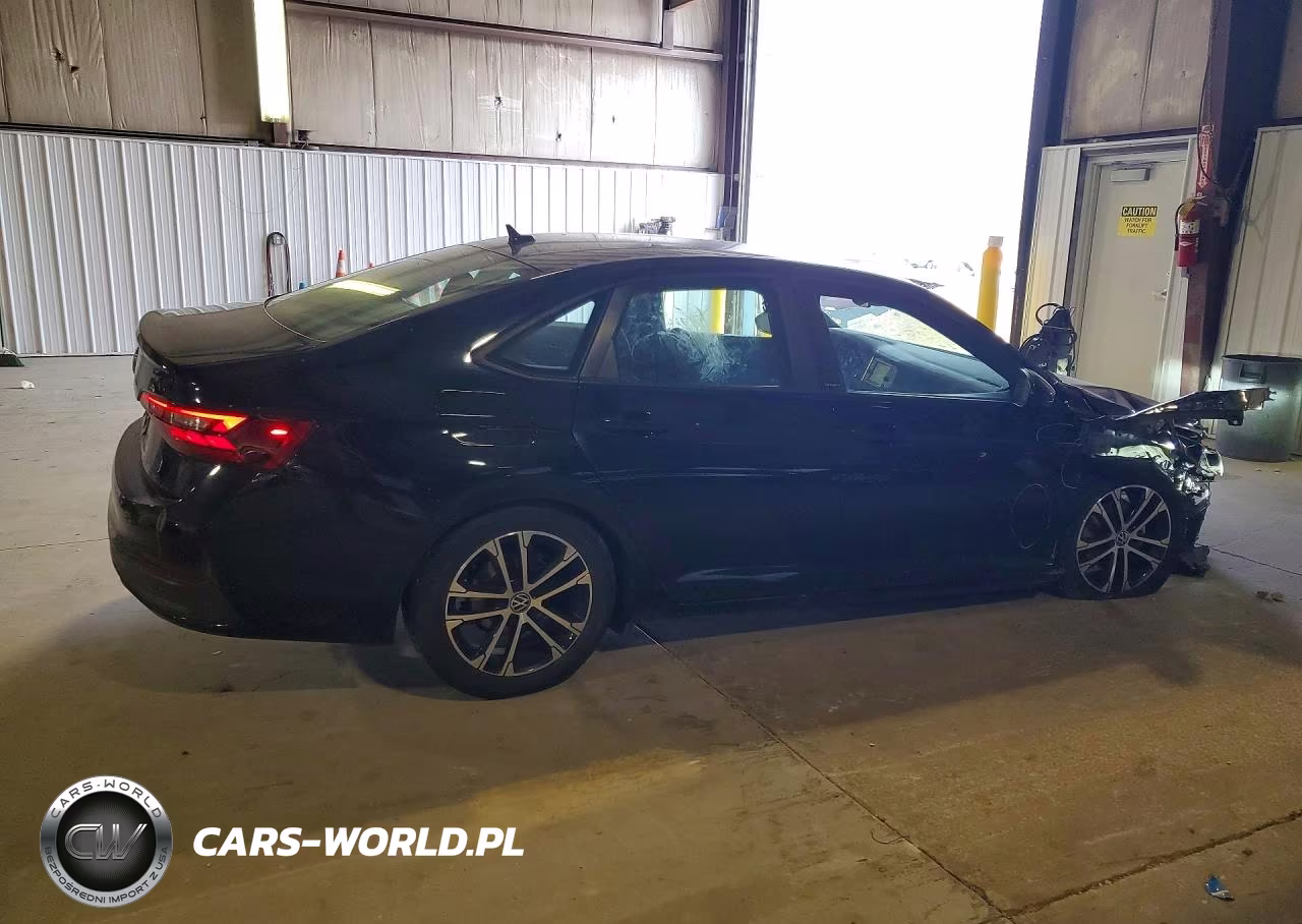 2024 Volkswagen Jetta Sport VIN:3VWBM7BU3RM007795 - 3