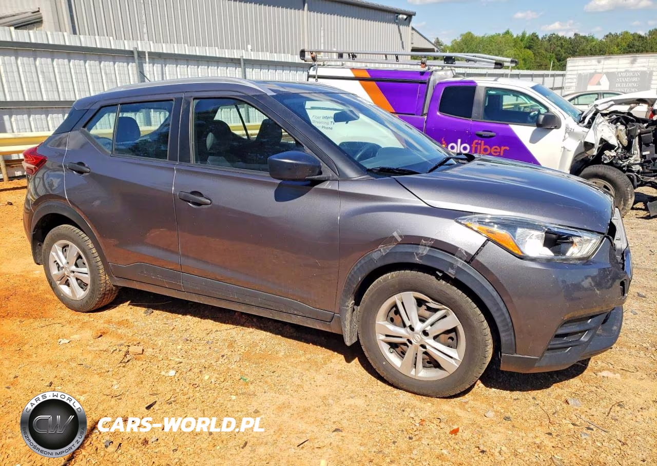 2019 Nissan Kicks S VIN:3N1CP5CUXKL532031 - 4