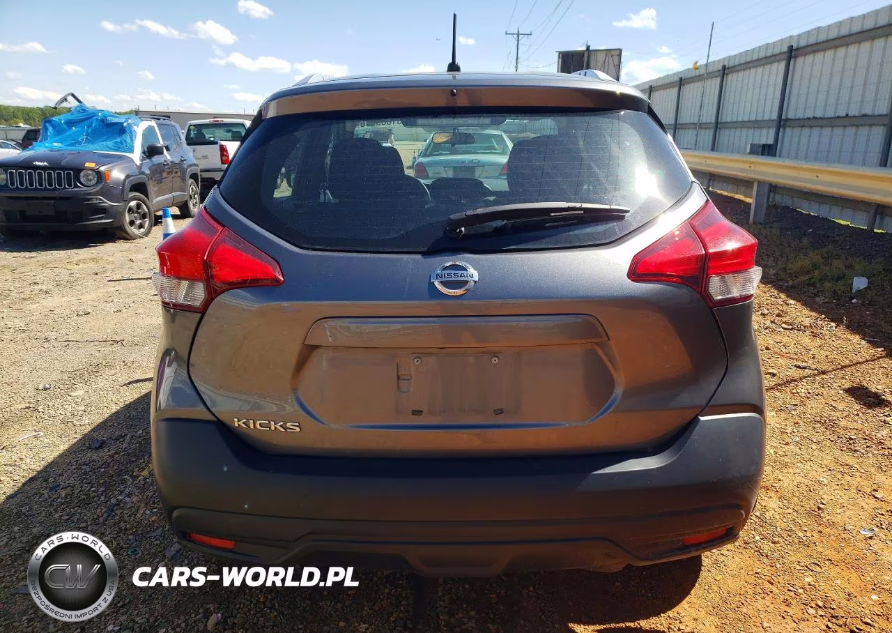 2019 Nissan Kicks S VIN:3N1CP5CUXKL532031 - 6