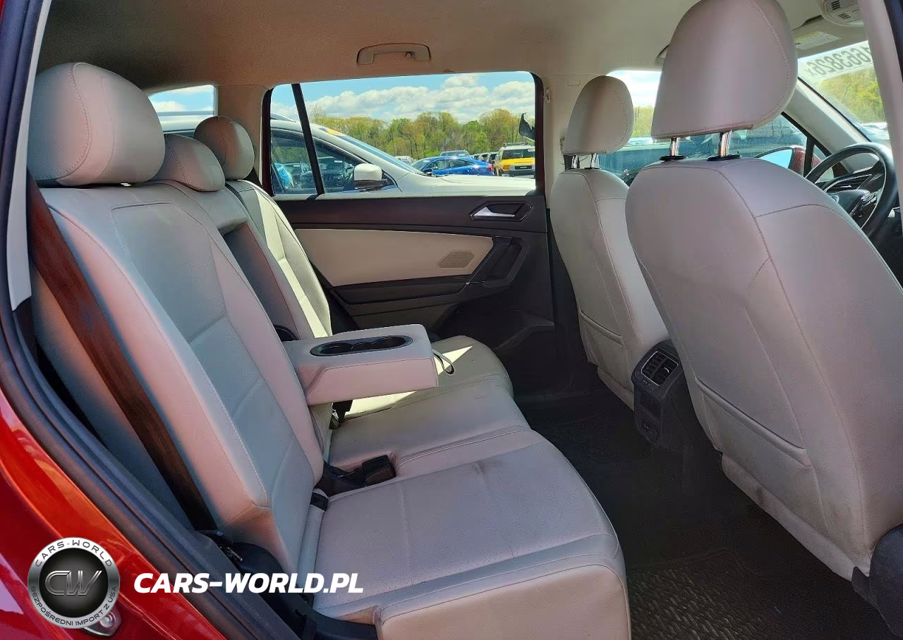 2018 Volkswagen Tiguan Se VIN:3VV2B7AX6JM068035 - 10