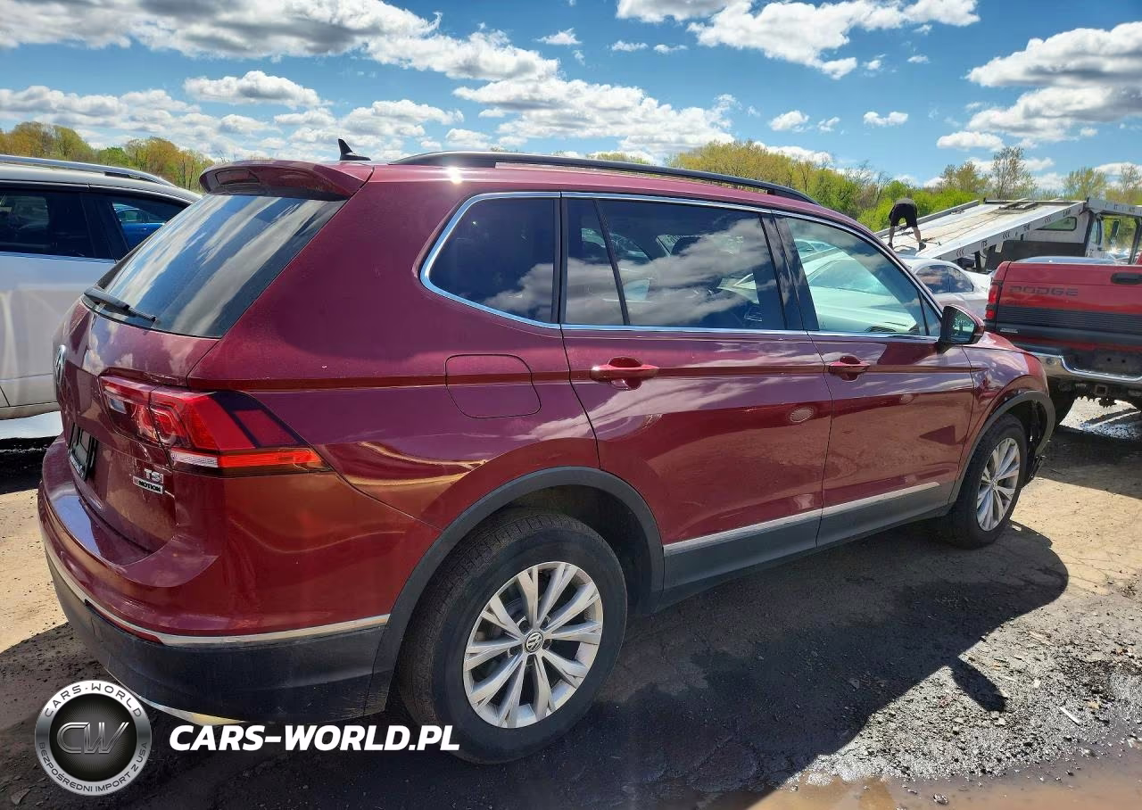 2018 Volkswagen Tiguan Se VIN:3VV2B7AX6JM068035 - 3