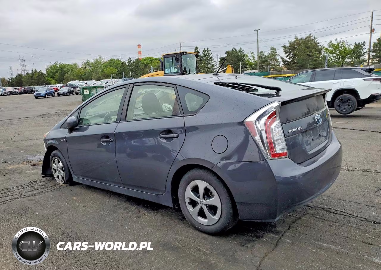 2015 Toyota Prius Two VIN:JTDKN3DU1F1929674 - 2