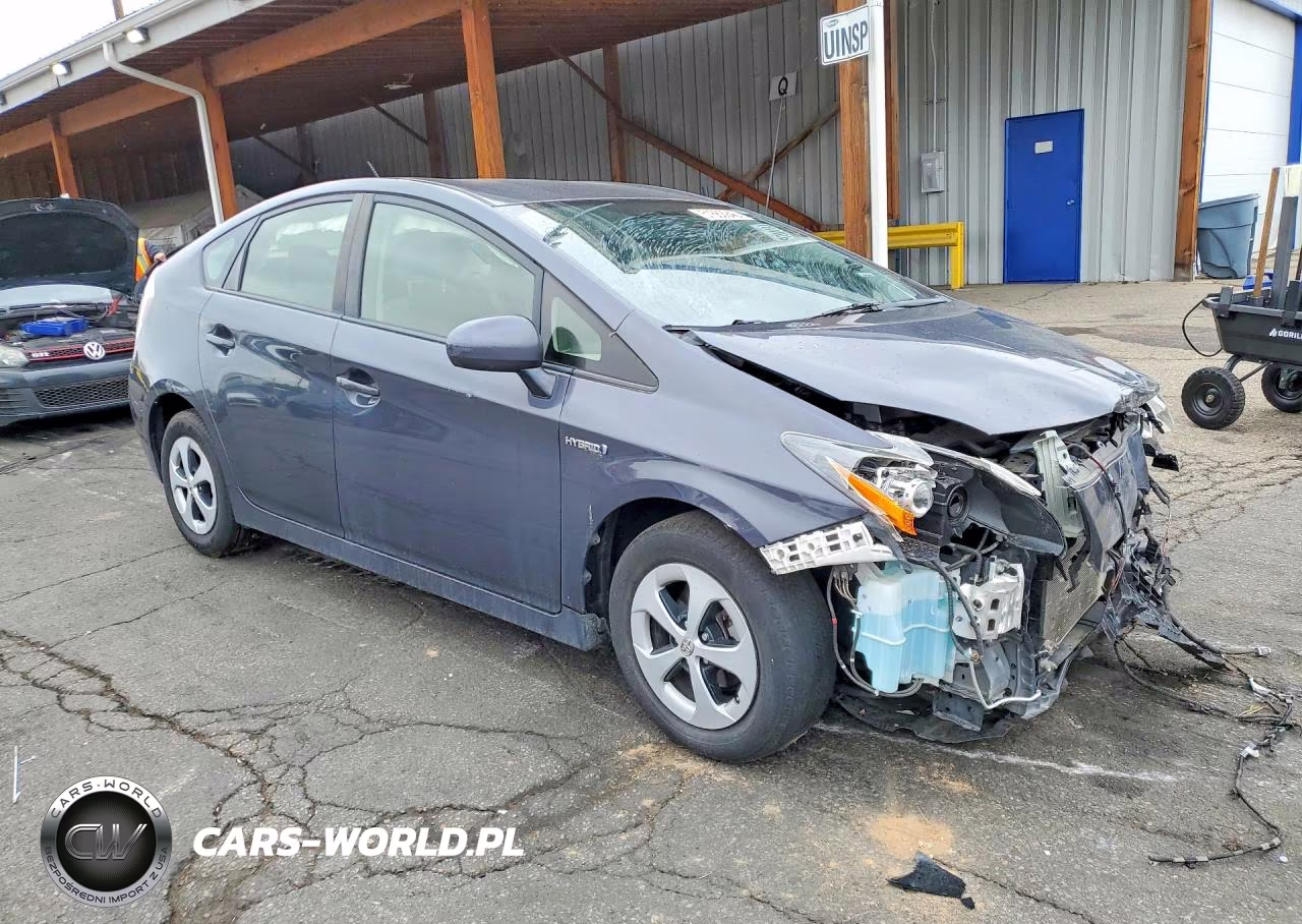 2015 Toyota Prius Two VIN:JTDKN3DU1F1929674 - 4