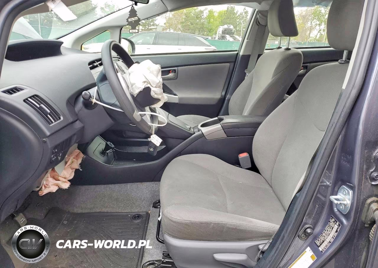 2015 Toyota Prius Two VIN:JTDKN3DU1F1929674 - 7
