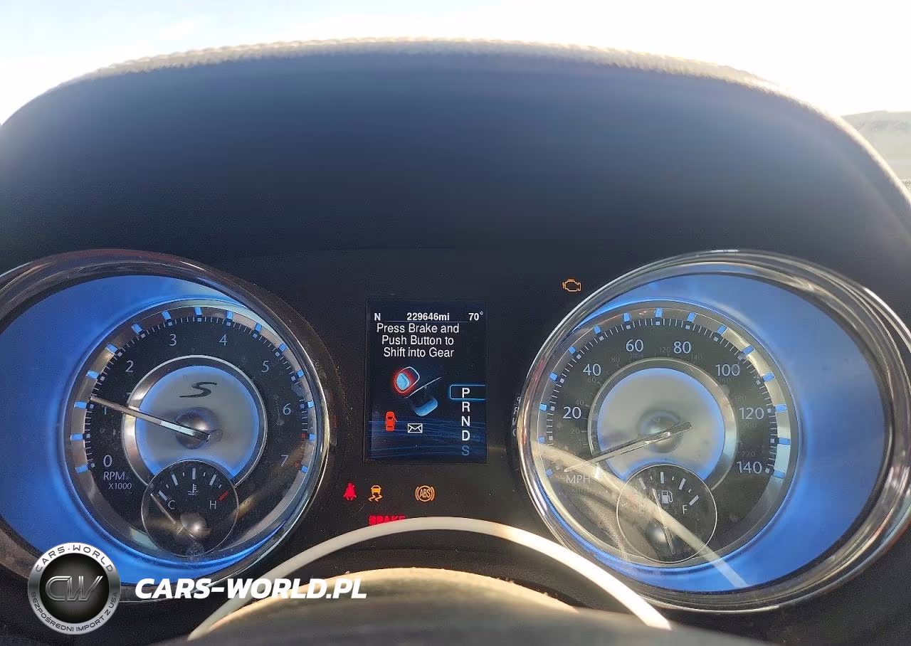 2013 Chrysler 300 S VIN:2C3CCABGXDH561283 - 9