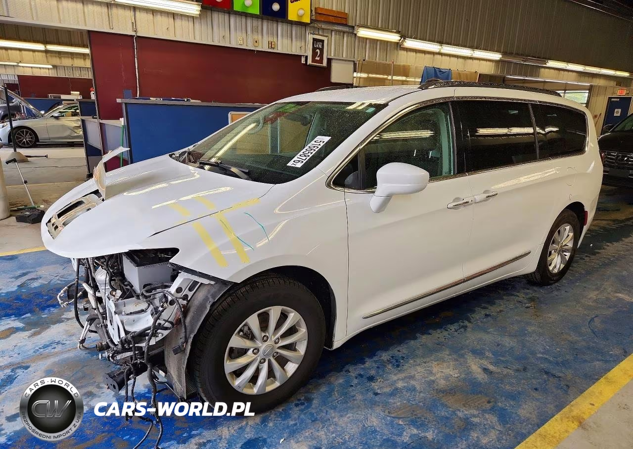 2018 Chrysler Pacifica Touring L