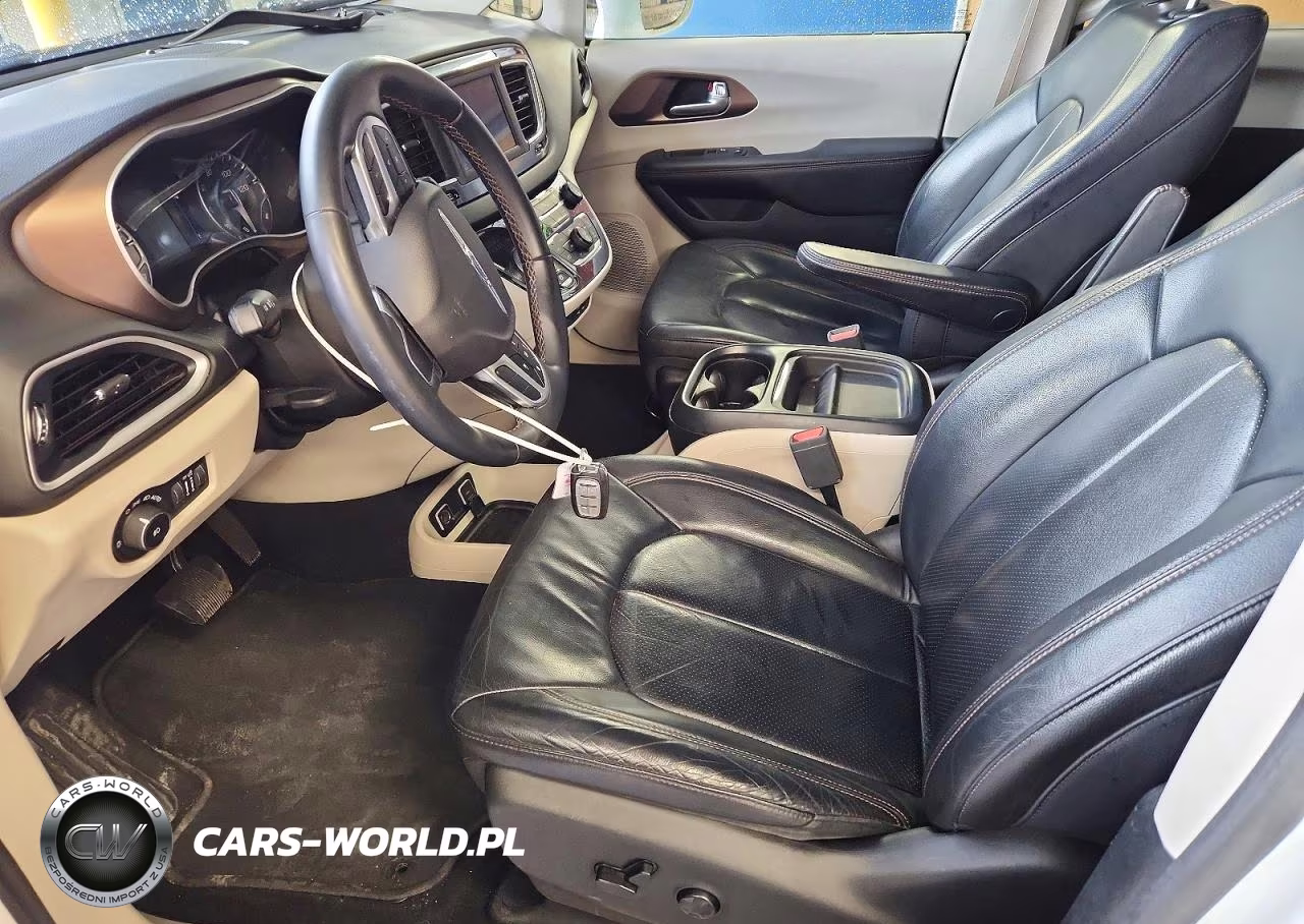 2018 Chrysler Pacifica Touring L VIN:2C4RC1BG6JR210964 - 7