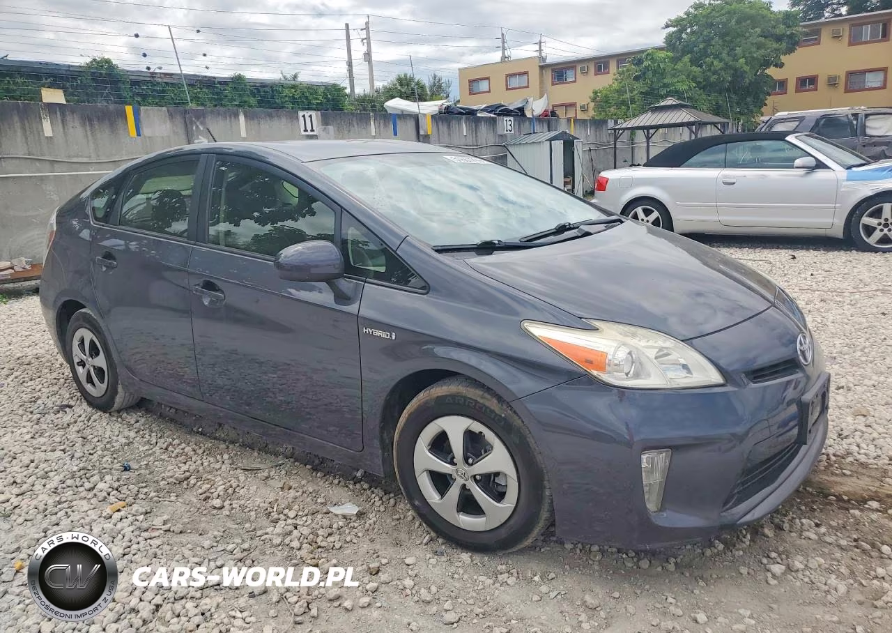 2012 Toyota Prius Three VIN:JTDKN3DU5C1552729 - 4