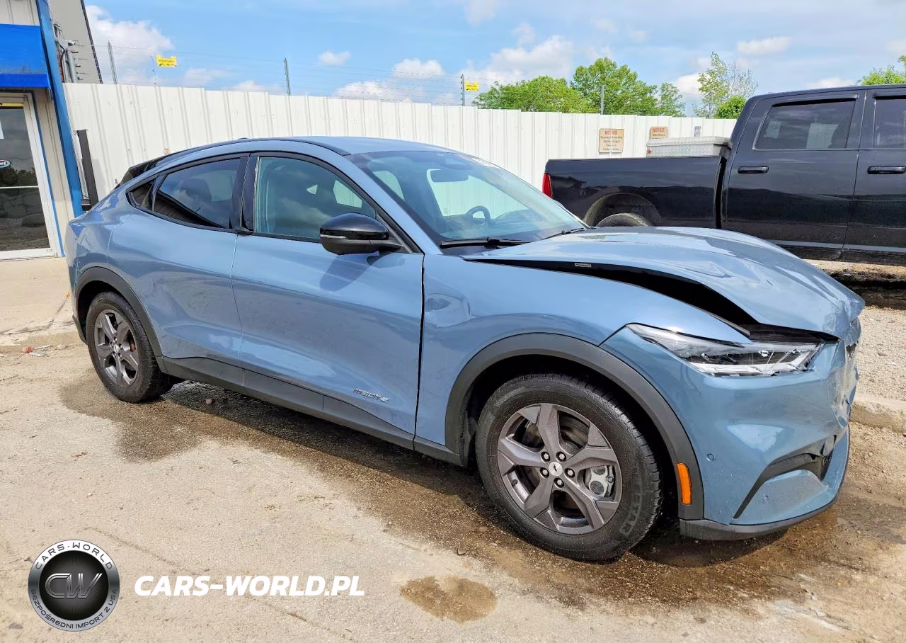 2023 Ford Mustang Mach-E Select VIN:3FMTK1RM8PMA17618 - 4