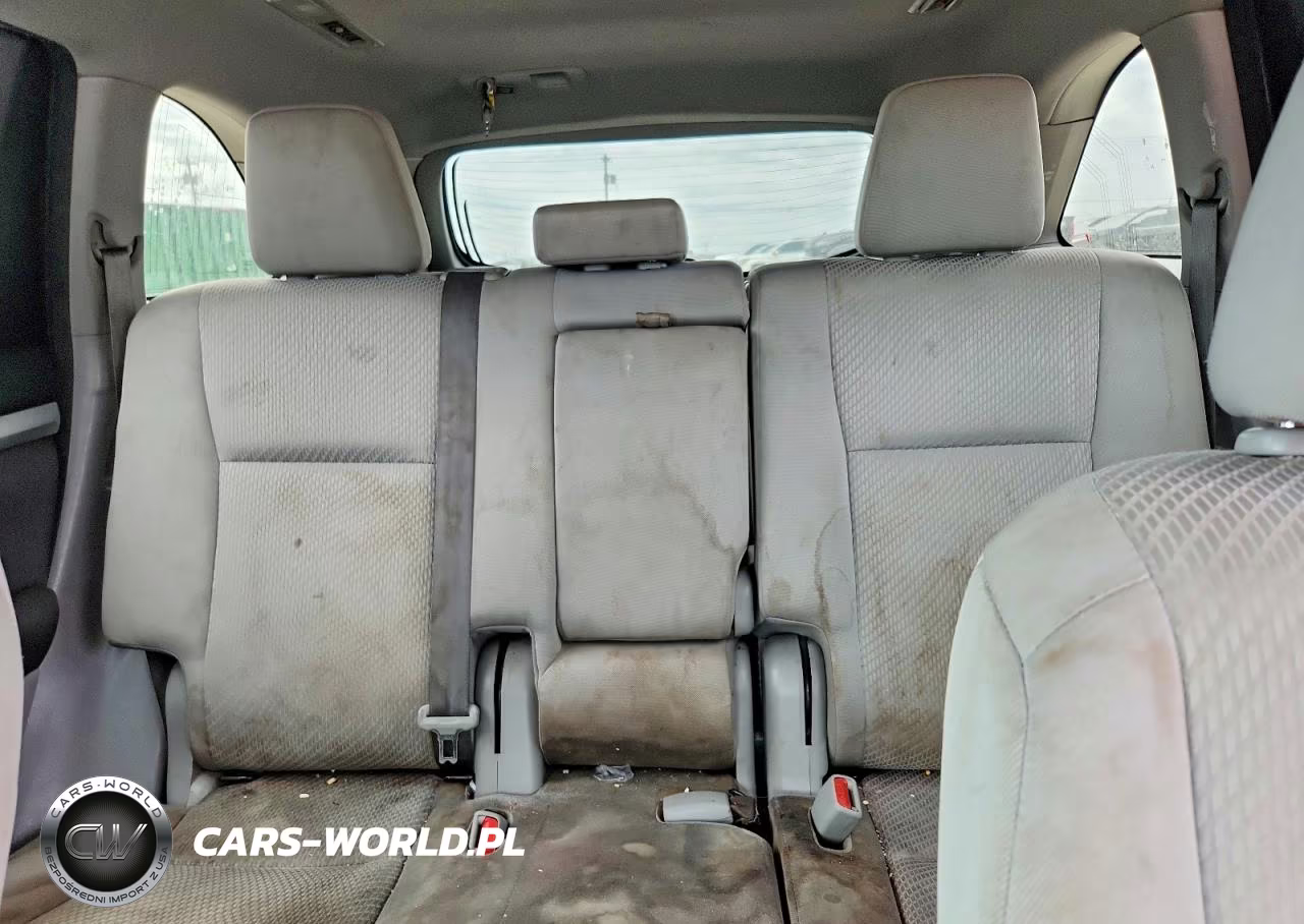 2018 Toyota Highlander Le VIN:5TDZARFH3JS034471 - 10