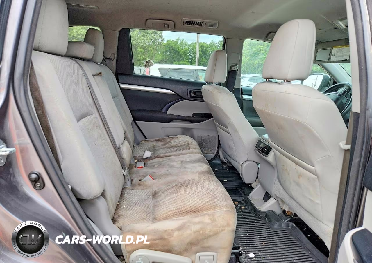2018 Toyota Highlander Le VIN:5TDZARFH3JS034471 - 11