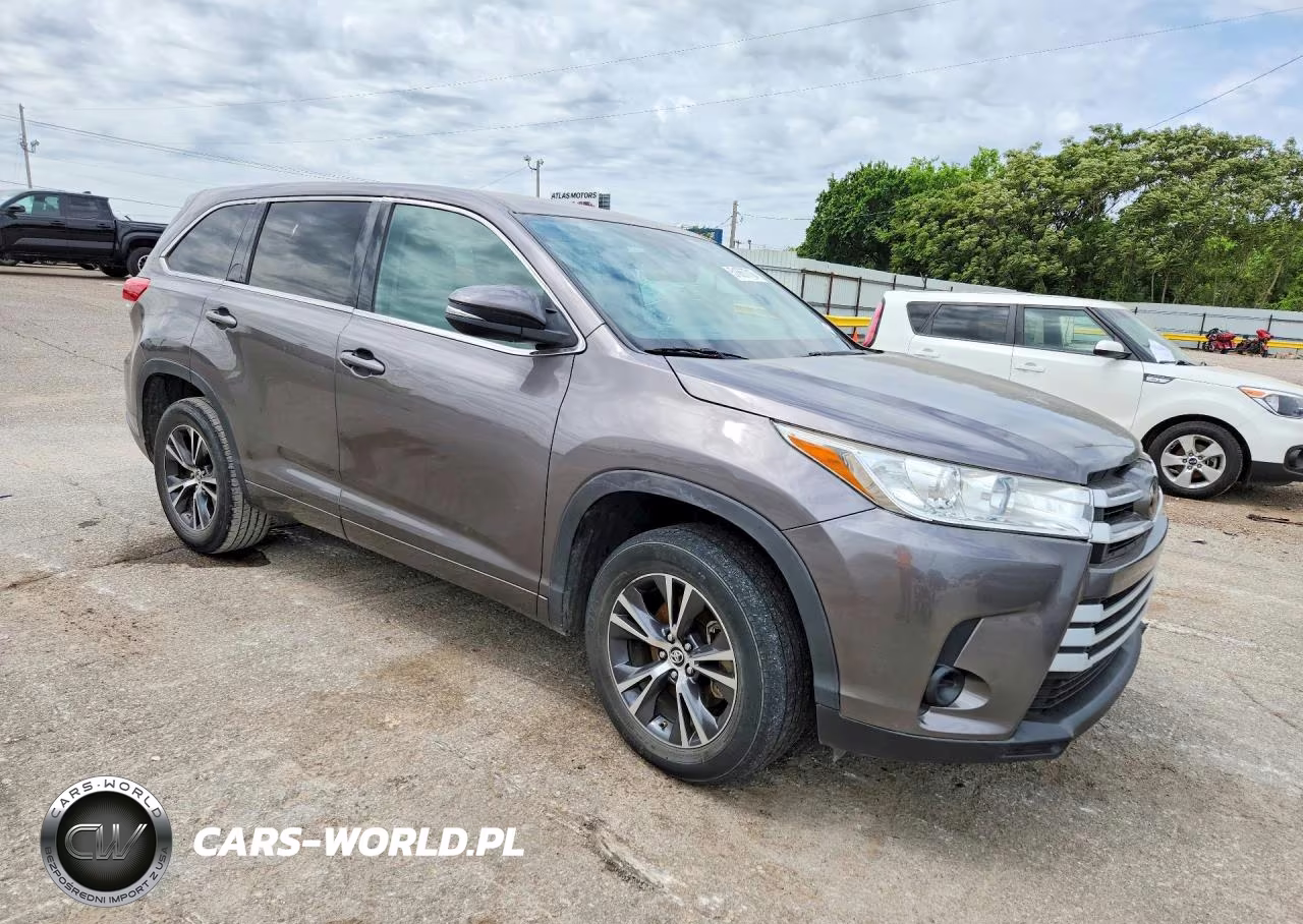 2018 Toyota Highlander Le VIN:5TDZARFH3JS034471 - 4