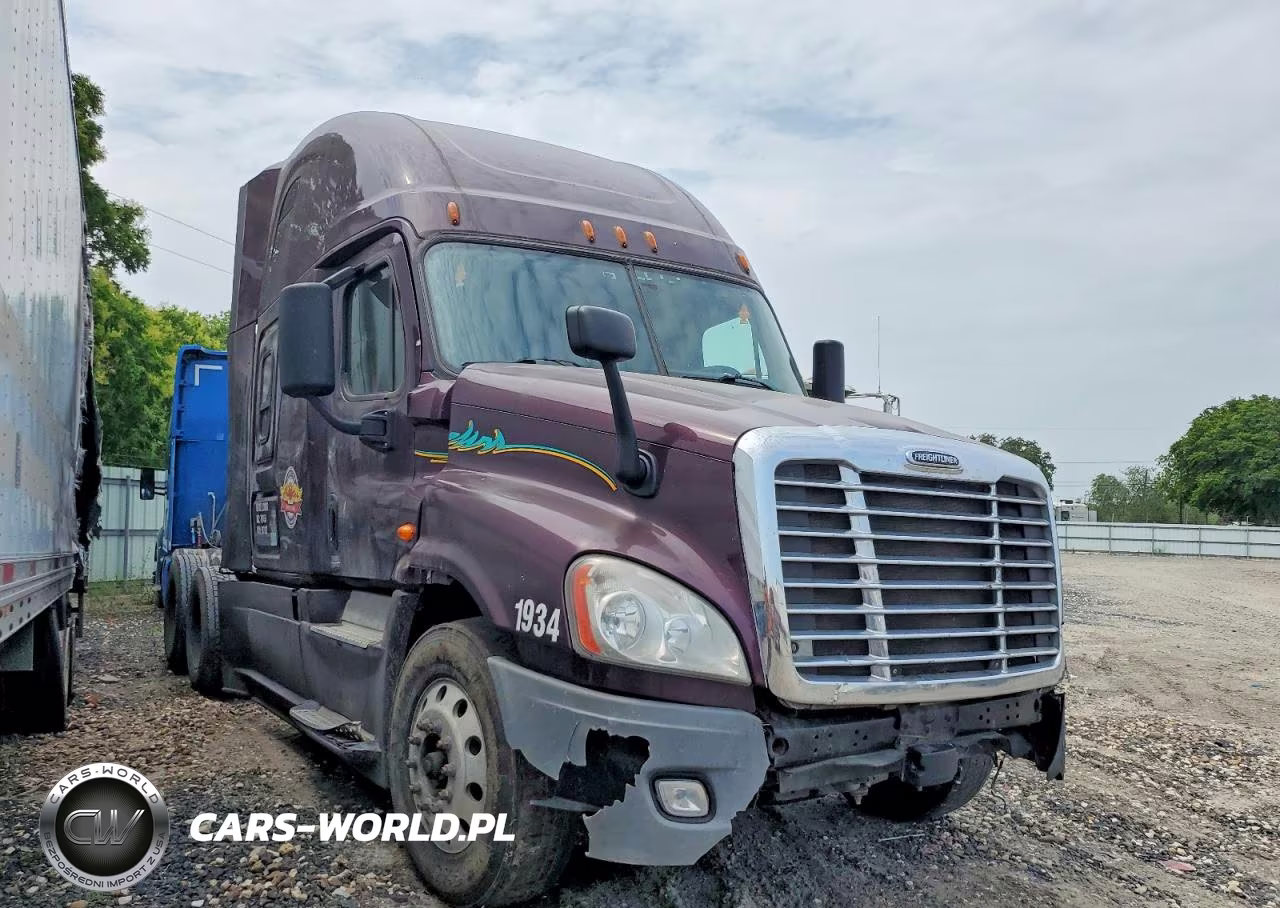 2018 Freightliner Cascadia 125 Semi Truck