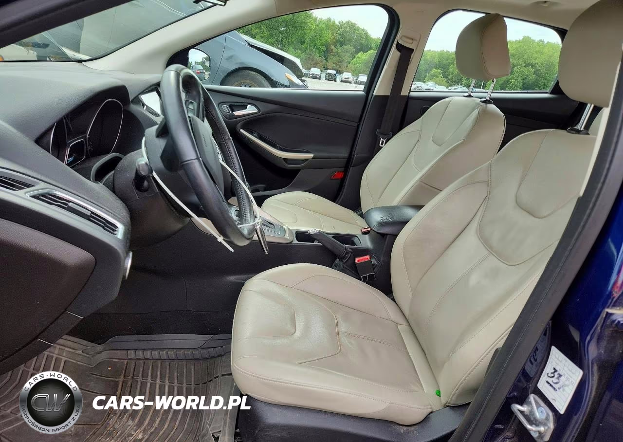 2017 Ford Focus Titanium VIN:1FADP3N22HL288029 - 7