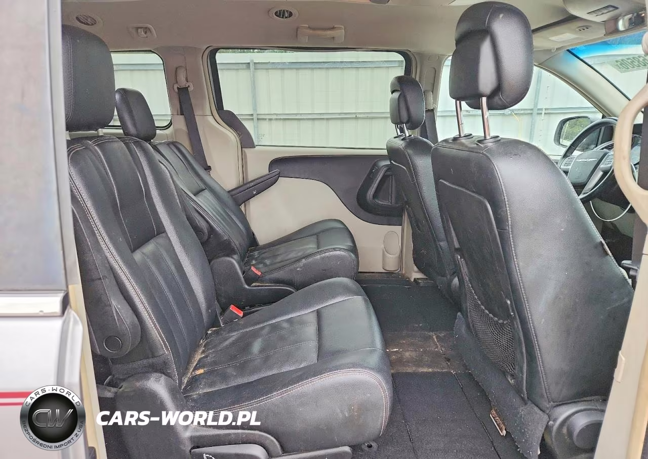 2016 Chrysler Town & Country Touring VIN:2C4RC1BG5GR185614 - 11