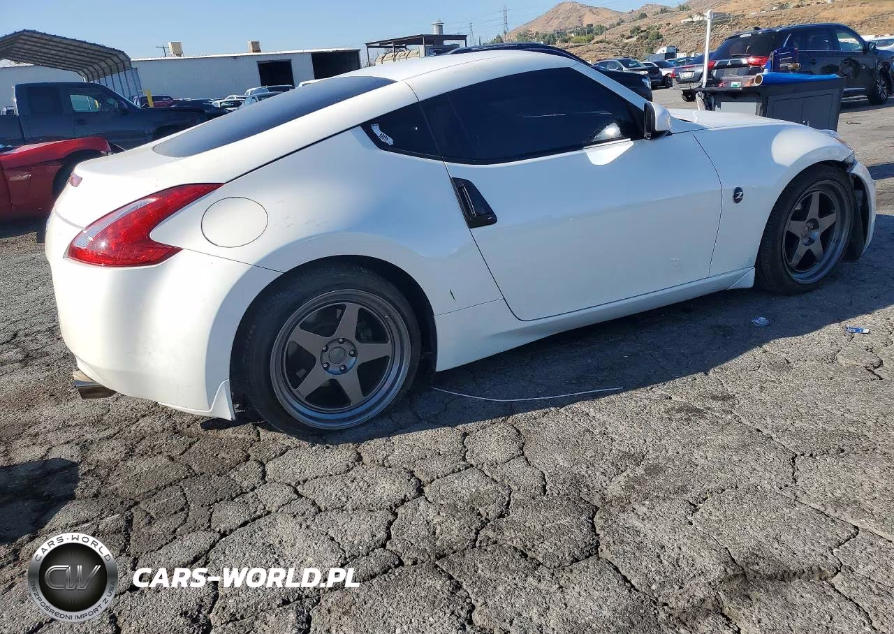 2016 Nissan 370Z Base VIN:JN1AZ4EH8GM930704 - 3
