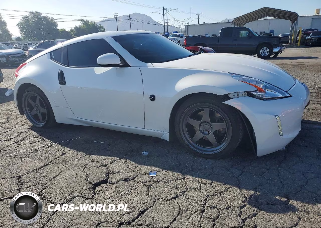 2016 Nissan 370Z Base VIN:JN1AZ4EH8GM930704 - 4