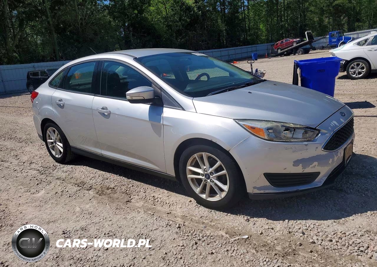 2015 Ford Focus Se 4D Sedan VIN:1FADP3F27FL204444 - 4