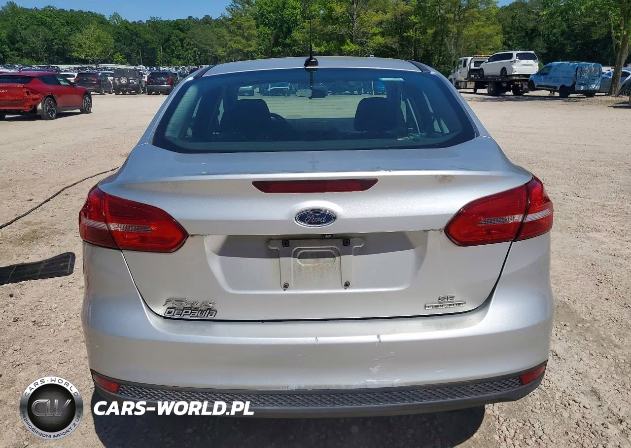 2015 Ford Focus Se 4D Sedan VIN:1FADP3F27FL204444 - 6