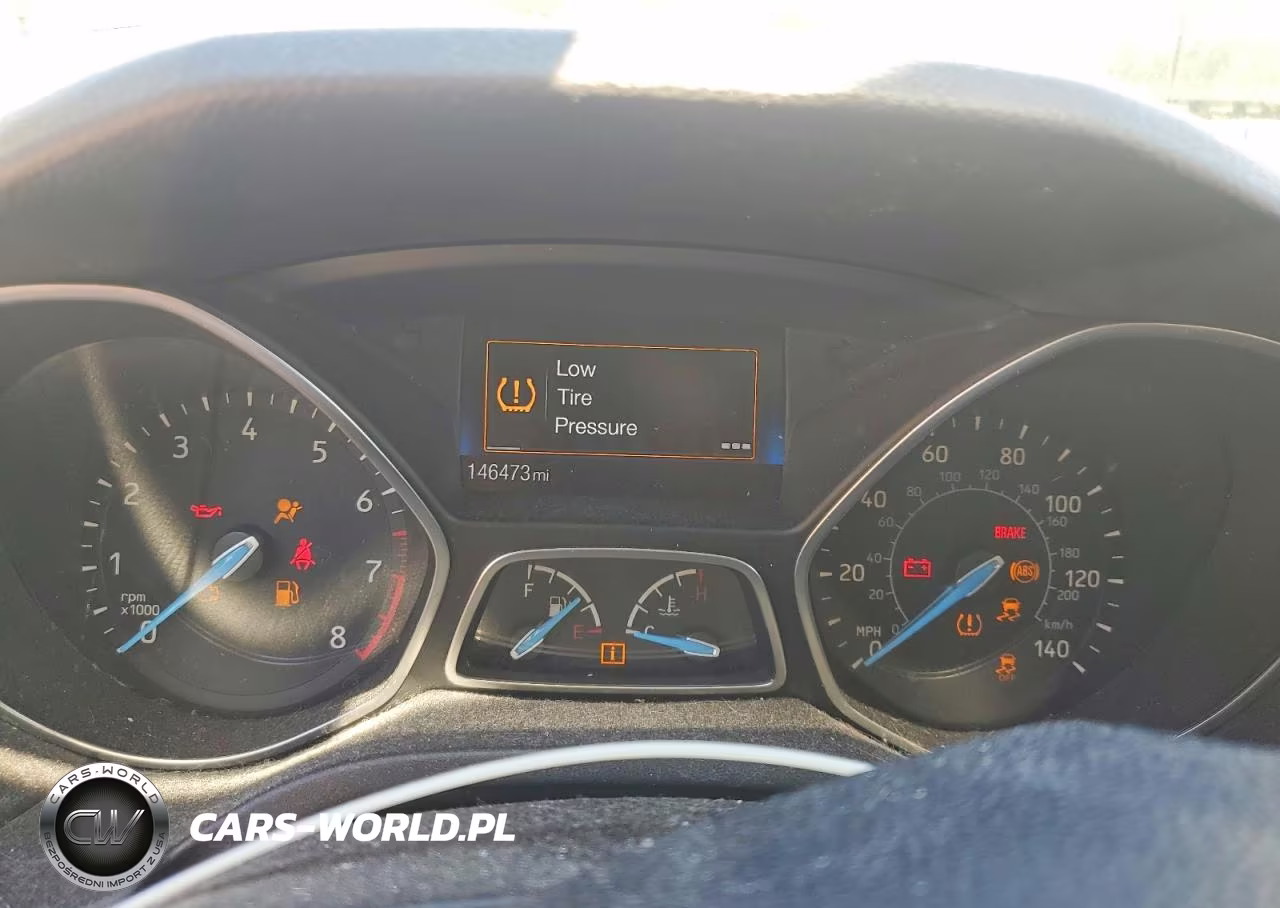 2015 Ford Focus Se 4D Sedan VIN:1FADP3F27FL204444 - 9