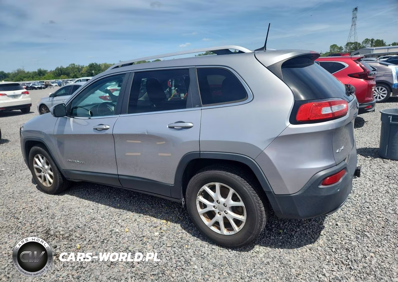 2017 Jeep Cherokee Latitude VIN:1C4PJMCS0HW581802 - 2