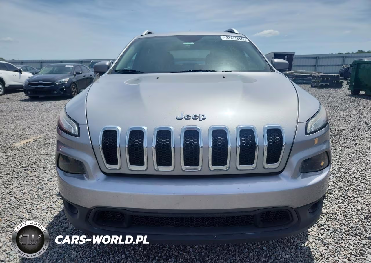 2017 Jeep Cherokee Latitude VIN:1C4PJMCS0HW581802 - 5