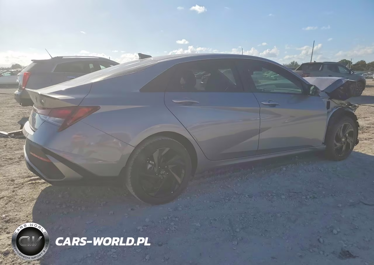 2026 Hyundai Elantra Sel Sport VIN:KMHLM4DG0TU106053 - 3
