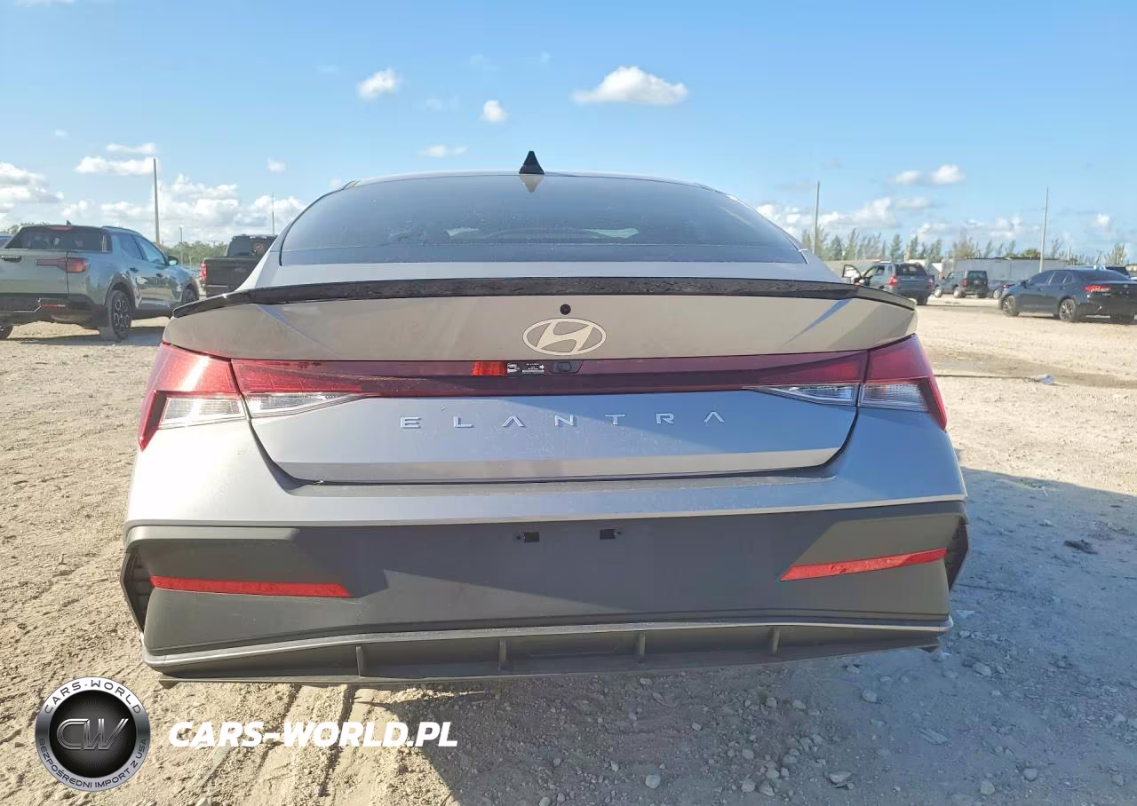 2026 Hyundai Elantra Sel Sport VIN:KMHLM4DG0TU106053 - 6