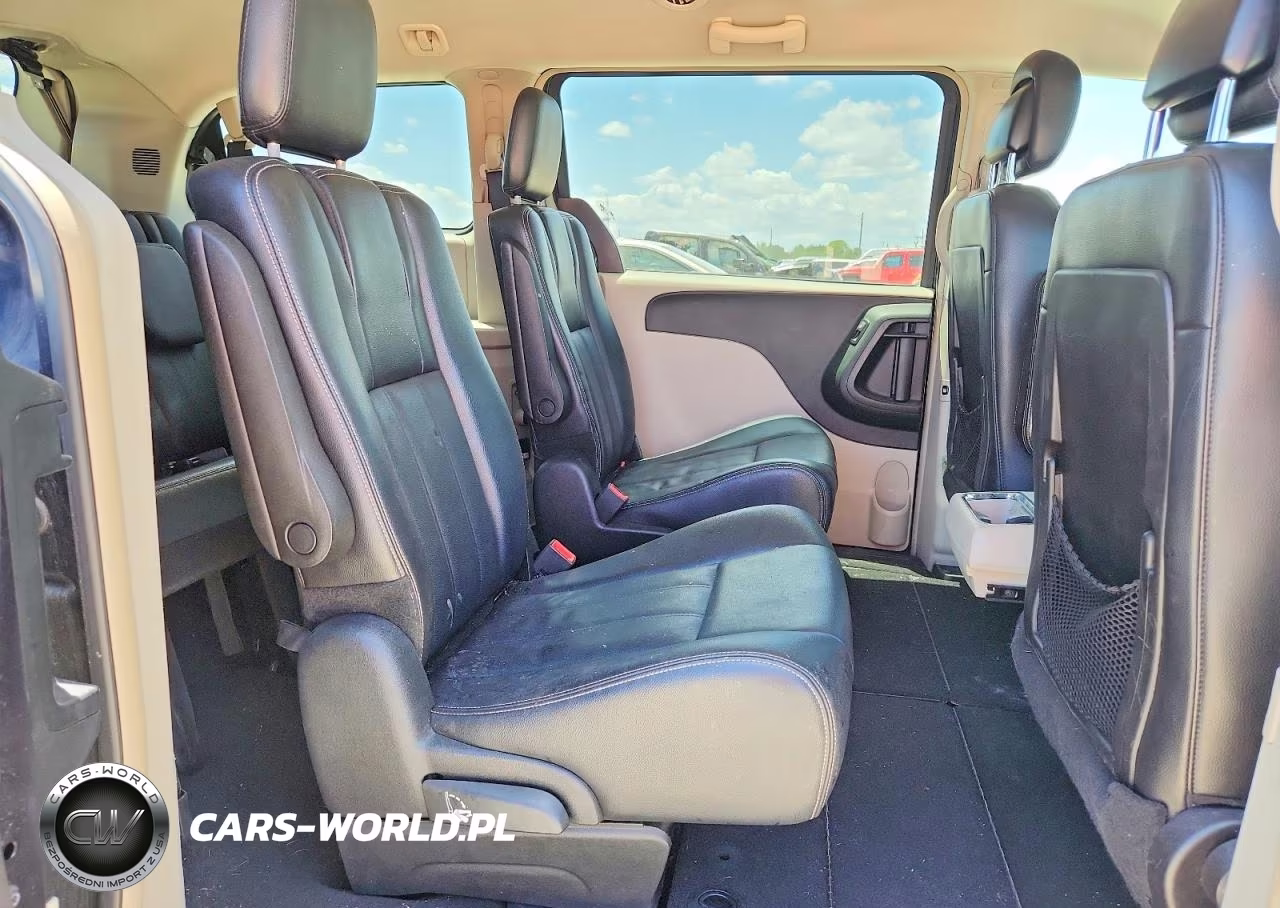 2013 Chrysler Town & Country Touring VIN:2C4RC1BG3DR631142 - 11