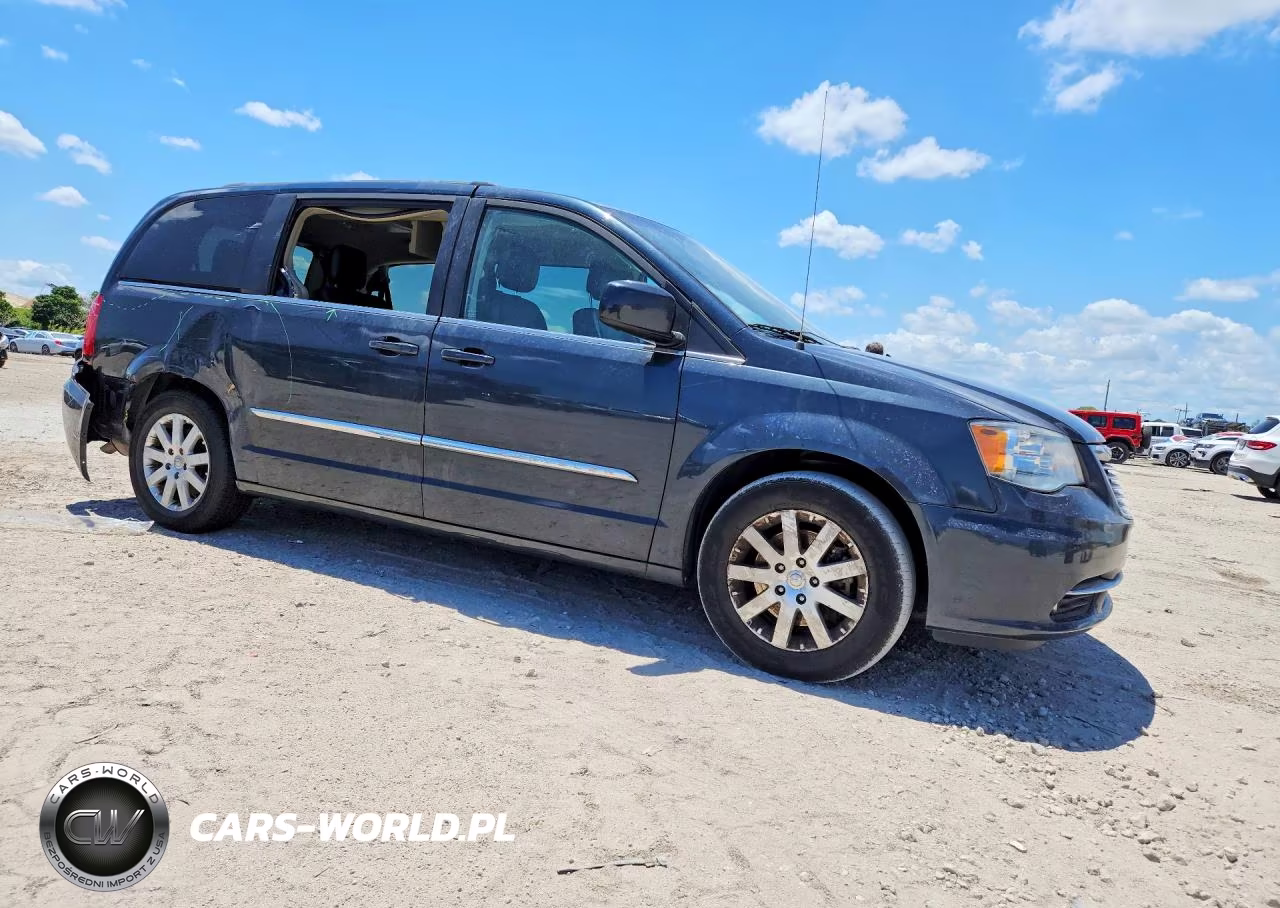 2013 Chrysler Town & Country Touring VIN:2C4RC1BG3DR631142 - 4