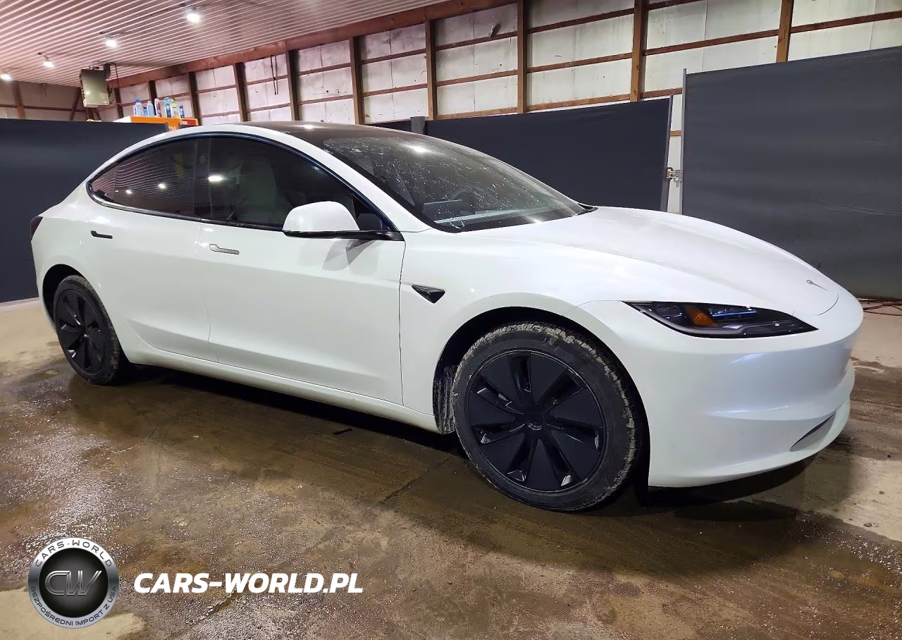 2025 Tesla Model 3 VIN:5YJ3E1EB3SF914892 - 4